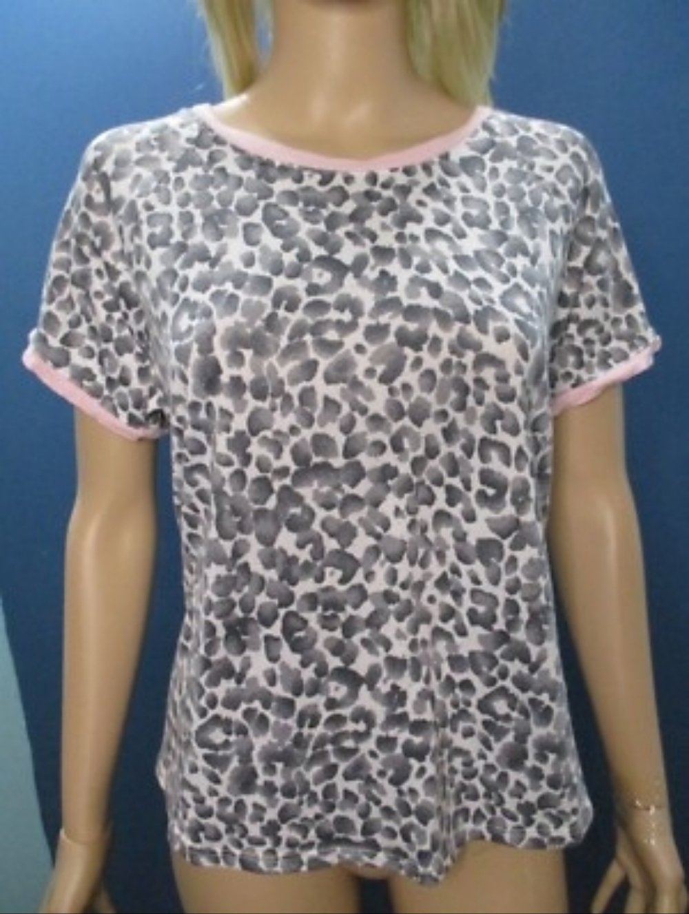 NWT Large gray white soft sleep shirt knit blouse by KENSIE - pink trim